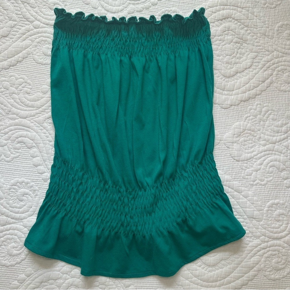 Old Navy Y2K Strapless Top. Size: Small. Color: Teal.
Summer 2006 Collection.